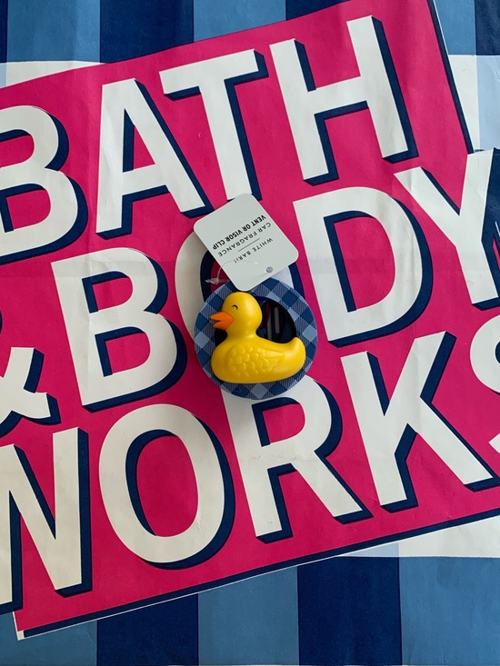 Bath & Body Works Other - NWT Bath & Body Works Billie The Duck Car Vent/Visor Clip